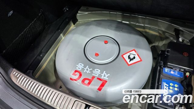 Genesis G90 2019 — photo 20
