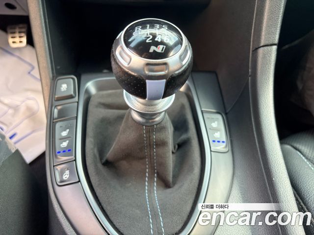 Hyundai Veloster 2021 — photo 12