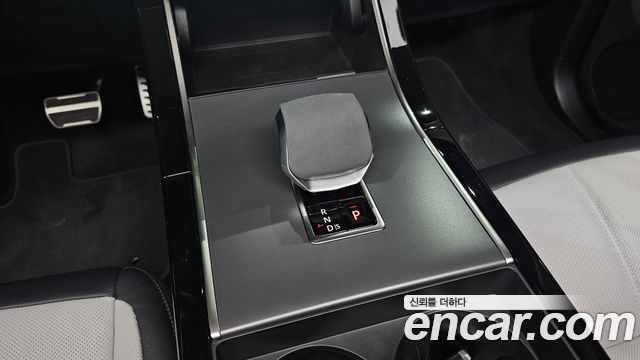 Land Rover Range Rover Evoque 2024 — photo 9