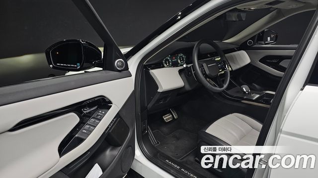 Land Rover Range Rover Evoque 2024 — photo 11