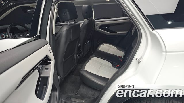 Land Rover Range Rover Evoque 2024 — photo 12