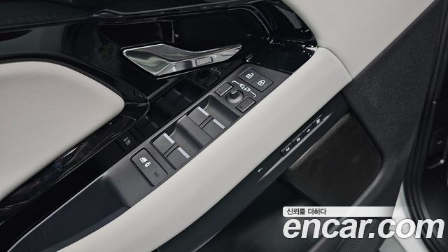 Land Rover Range Rover Evoque 2024 — photo 17