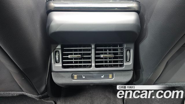 Land Rover Range Rover Evoque 2024 — photo 18