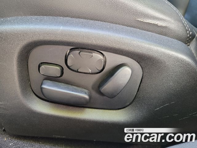 Lincoln MKS 2013 — photo 10