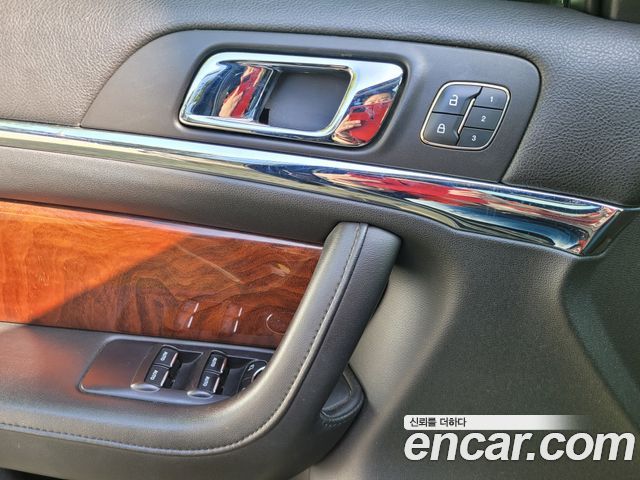 Lincoln MKS 2013 — photo 18