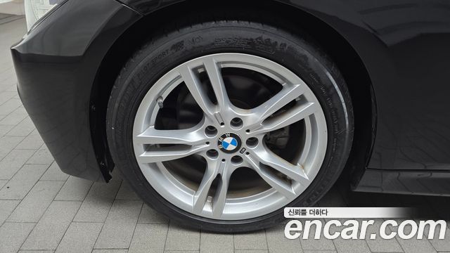 BMW 3-Series 2018 — photo 5
