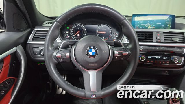BMW 3-Series 2018 — photo 13