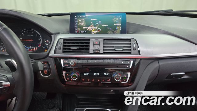 BMW 3-Series 2018 — photo 14