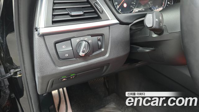 BMW 3-Series 2018 — photo 17