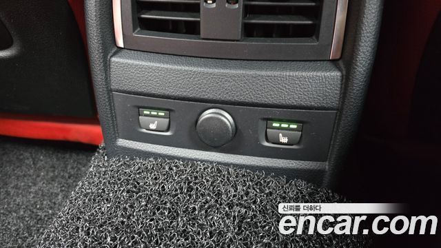 BMW 3-Series 2018 — photo 18