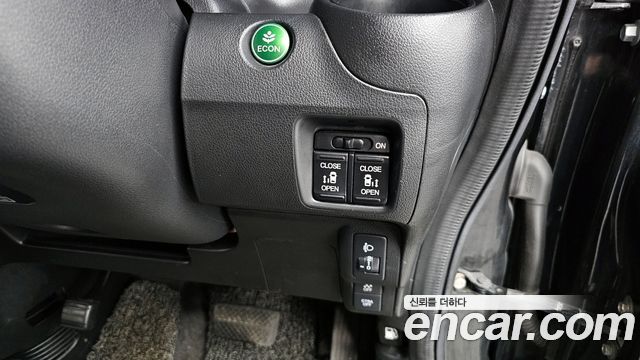 Honda N-BOX 2015 — photo 14