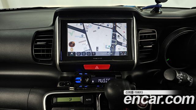 Honda N-BOX 2015 — photo 17