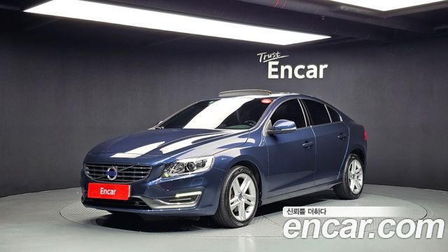 Volvo S60 2015 — photo 1