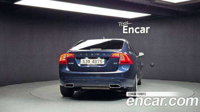 Volvo S60 2015 — photo 4