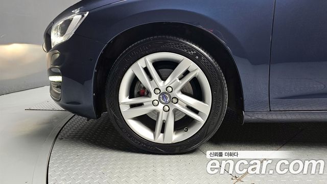 Volvo S60 2015 — photo 5