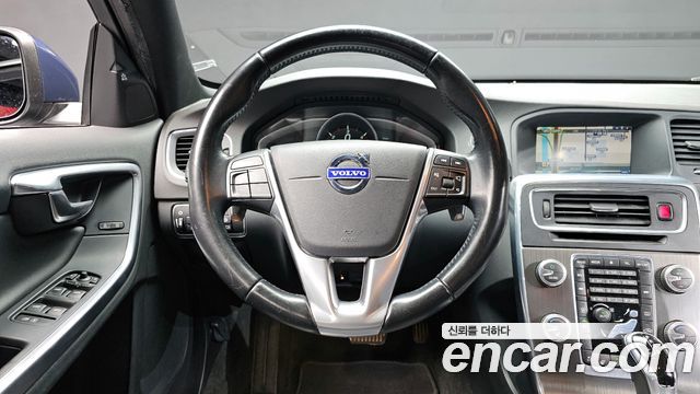 Volvo S60 2015 — photo 13