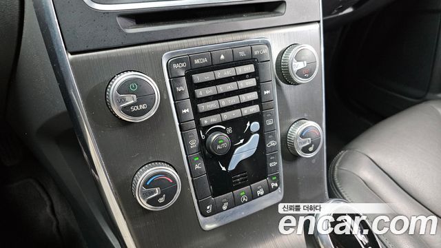 Volvo S60 2015 — photo 15