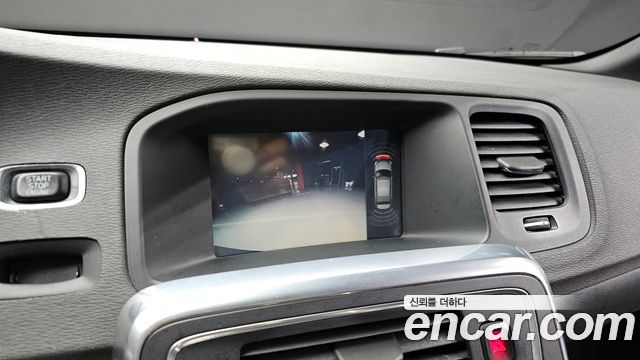 Volvo S60 2015 — photo 16