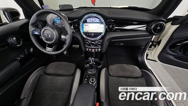 Mini Cooper Convertible 2022 — photo 7