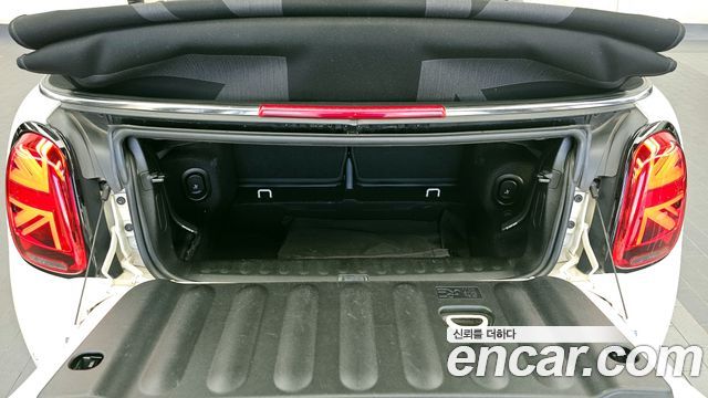 Mini Cooper Convertible 2022 — photo 20