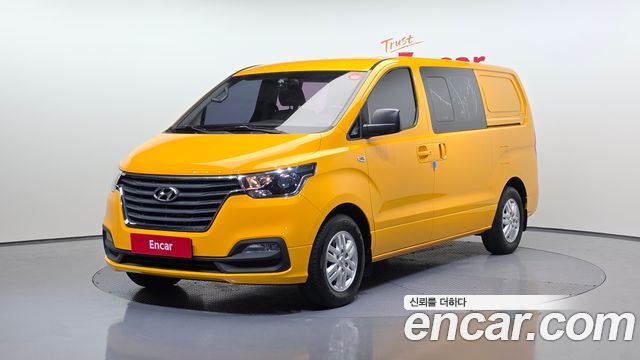 Hyundai Starex 2019 — photo 1