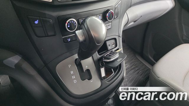Hyundai Starex 2019 — photo 9