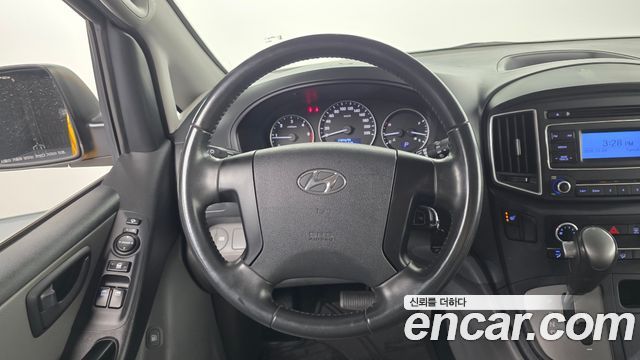 Hyundai Starex 2019 — photo 13