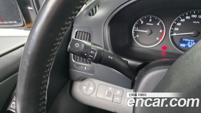 Hyundai Starex 2019 — photo 16