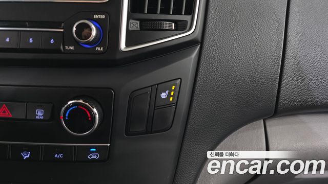 Hyundai Starex 2019 — photo 18