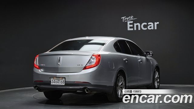 Lincoln MKS 2013 — photo 2