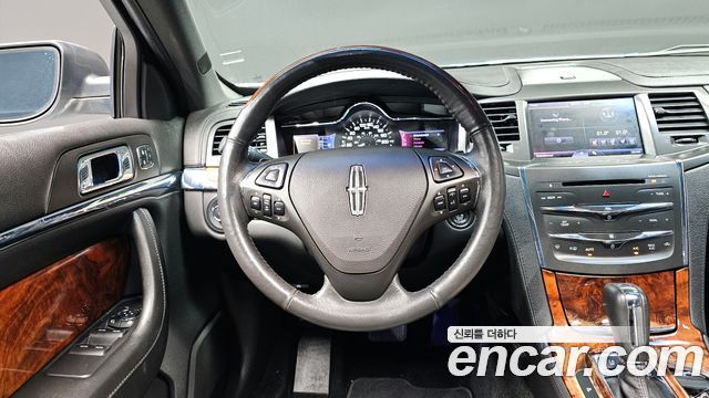 Lincoln MKS 2013 — photo 13