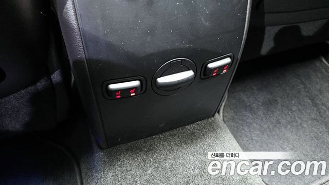 Lincoln MKS 2013 — photo 19