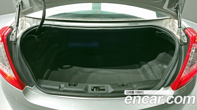 Lincoln MKS 2013 — photo 20