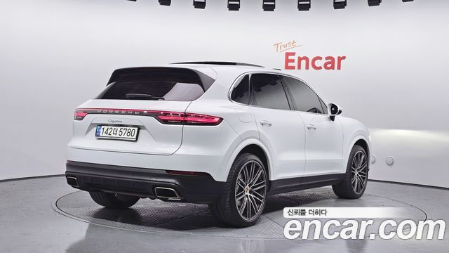 Porsche Cayenne 2020 — photo 2