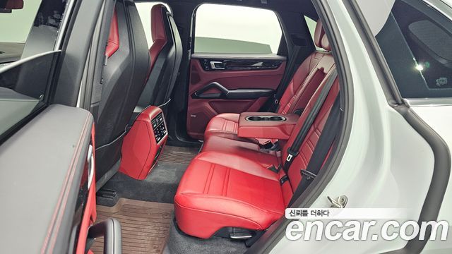 Porsche Cayenne 2020 — photo 11