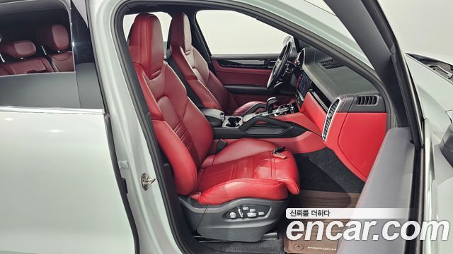 Porsche Cayenne 2020 — photo 12