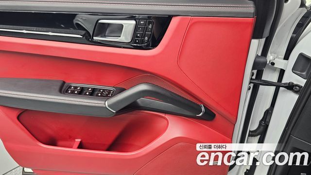 Porsche Cayenne 2020 — photo 14