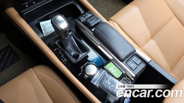 Lexus GS 2018 — photo 9