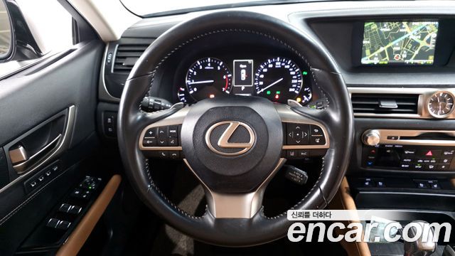 Lexus GS 2018 — photo 14
