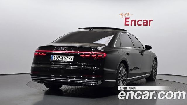 Audi A8 2021 — photo 2