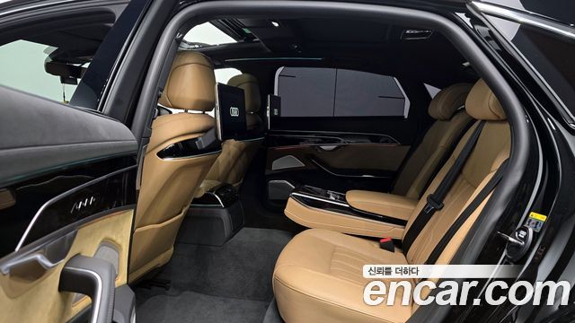 Audi A8 2021 — photo 11