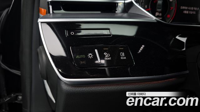 Audi A8 2021 — photo 13