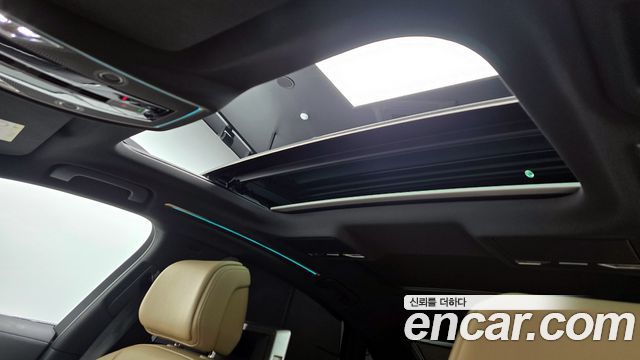 Audi A8 2021 — photo 16