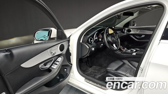 Mercedes-Benz C-Class 2017 — photo 11