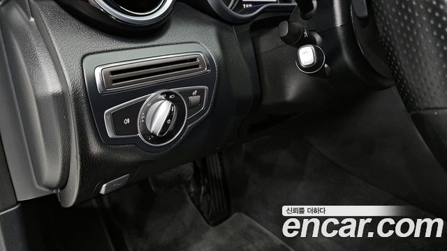 Mercedes-Benz C-Class 2017 — photo 12