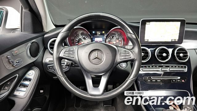 Mercedes-Benz C-Class 2017 — photo 13
