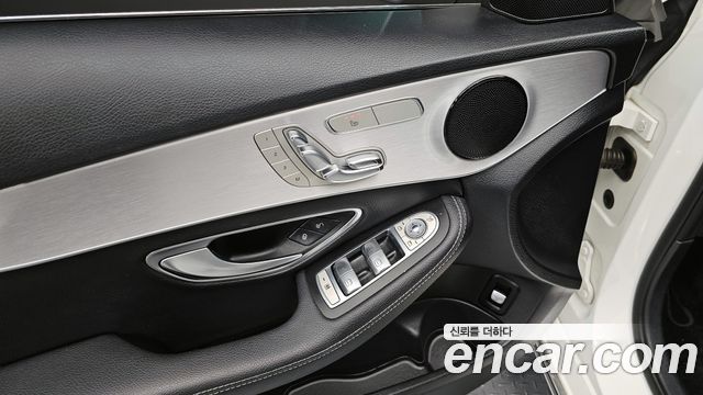 Mercedes-Benz C-Class 2017 — photo 17