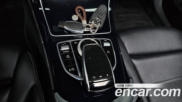 Mercedes-Benz C-Class 2017 — photo 18
