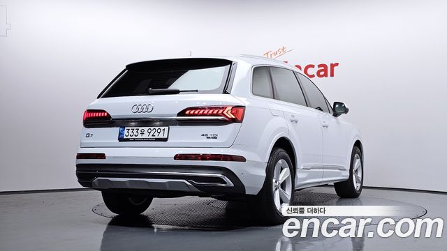 Audi Q7 2021 — photo 2