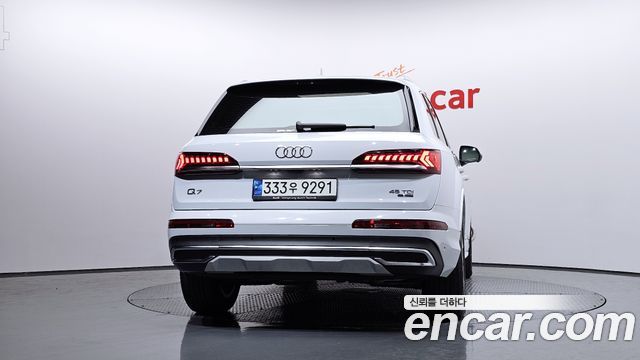 Audi Q7 2021 — photo 4
